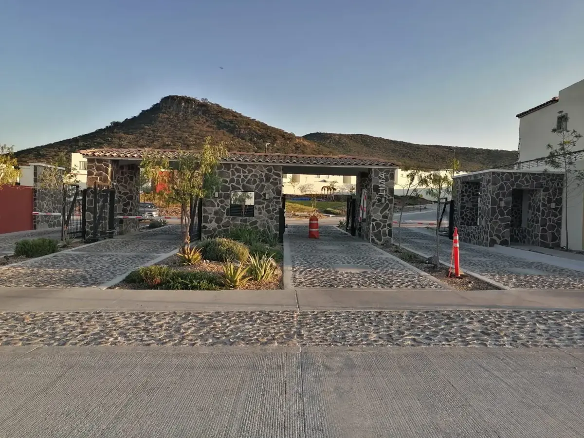 Casa en venta en Capital Sur, El Marqués — foto 1 de 17