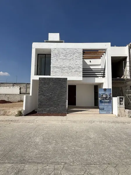 Moderna casa en venta en Fracc Jazmin
