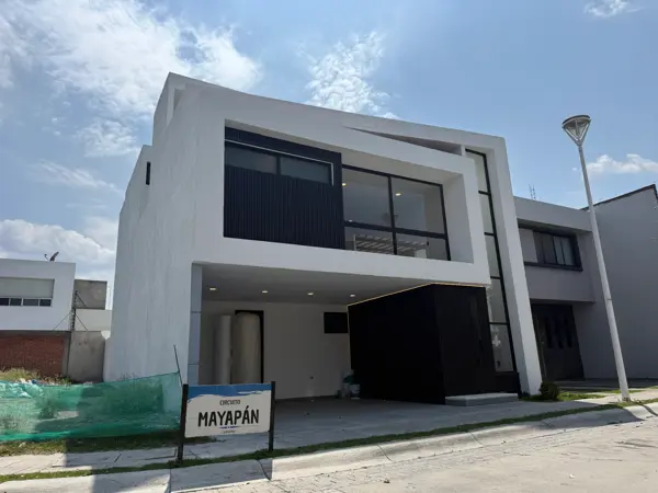 Casa en venta en Lomas de Angelópolis, San Andrés Cholula — foto 3 de 43
