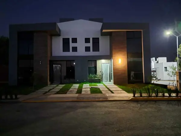 CASA EN VENTA EN FRACCIONAMIENTO LAS MARGARITAS MODELO TULIPAN