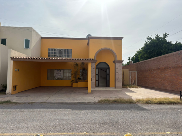 CASA CON ALBERCA EN VENTA. EN LAS QUINTAS CASA CON ALBERCA EN VENTA. EN LAS QUINTAS