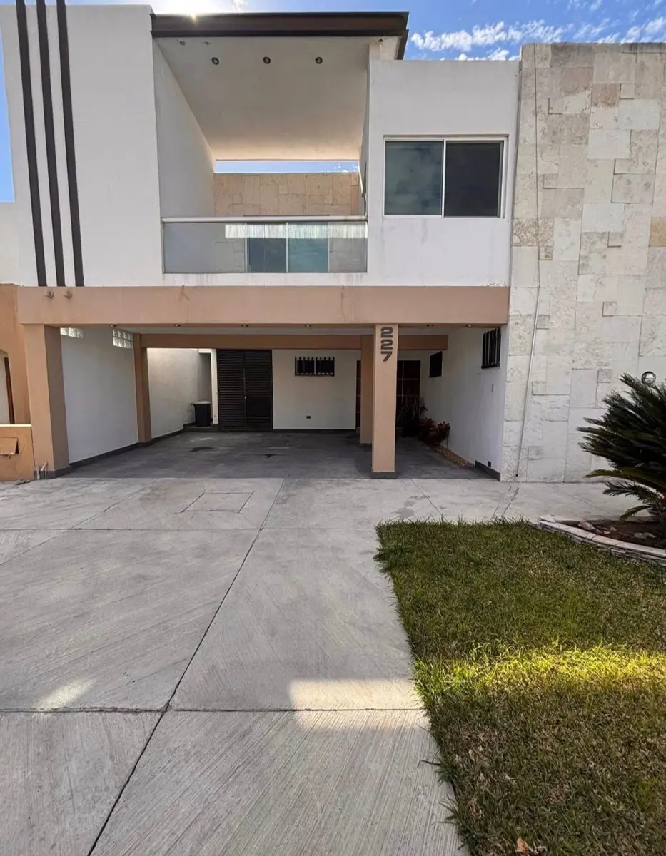Casa en venta en Las Magnolias, Saltillo — foto 1 de 24