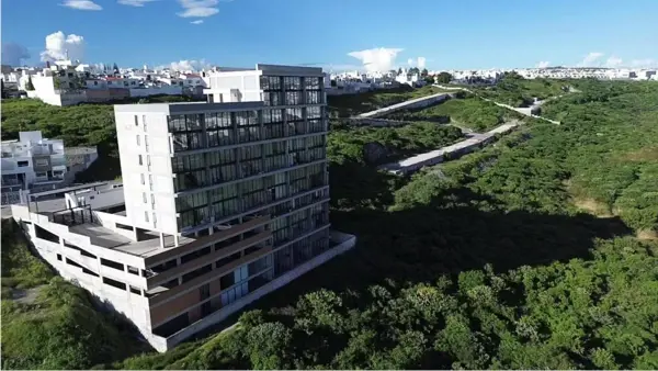 Loft de 2 niveles con terraza y vista verde | Hitum The Lofts – Milenio III