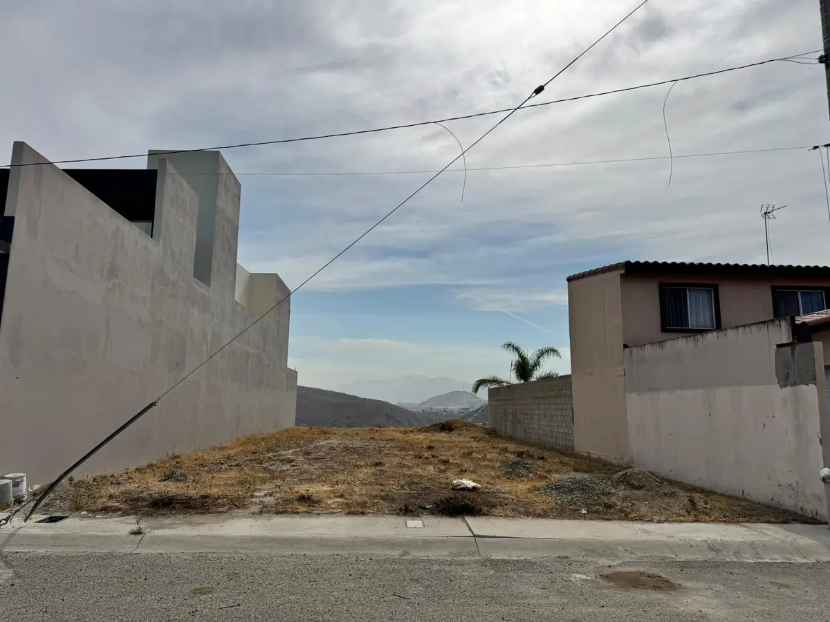 Terreno en venta en Terrazas de la Presa, Tijuana — foto 1 de 5