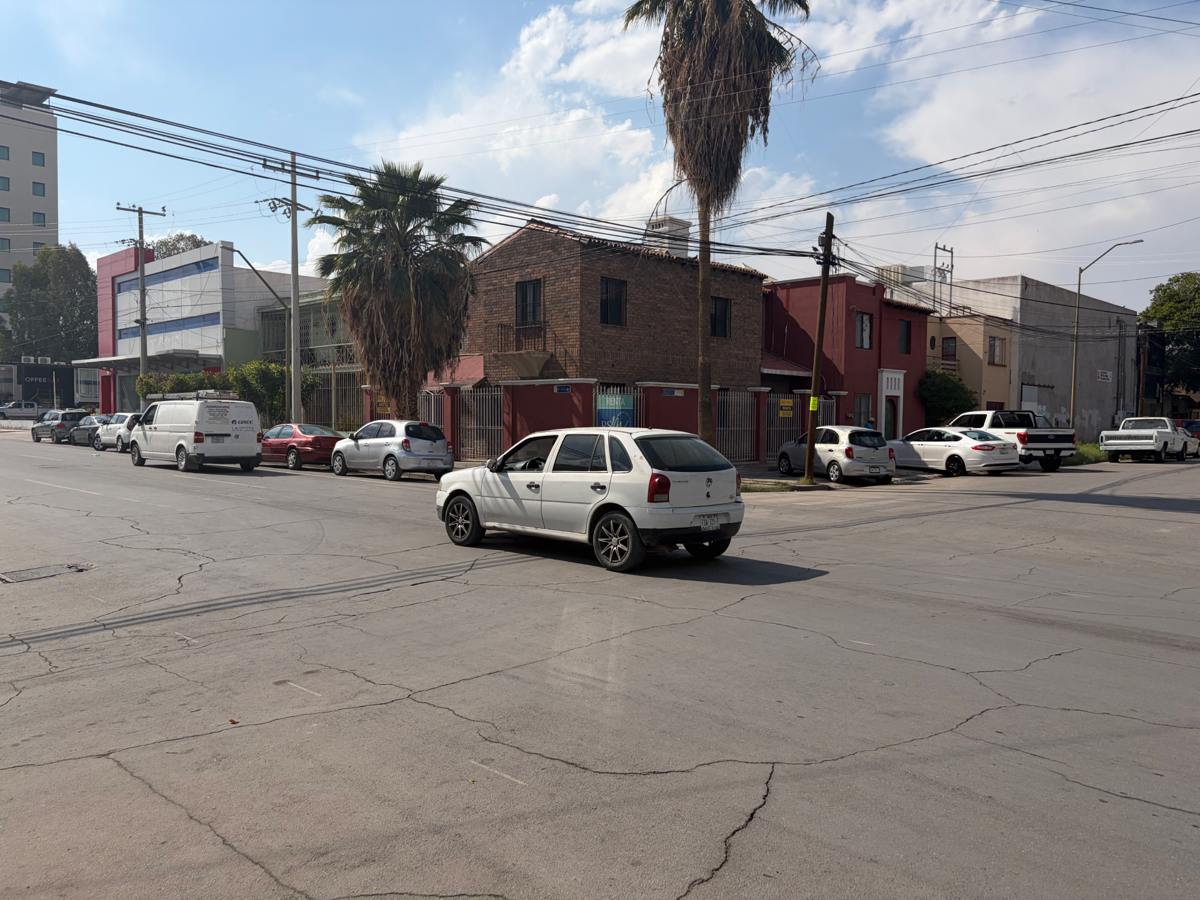Renta oficina en el Centro de Torreón: 9 despachos y 7 estacionamientos Renta oficina en el Centro de Torreón: 9 despachos y 7 estacionamientos