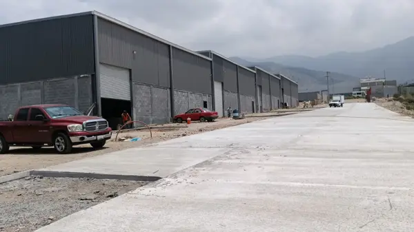 Bodega en renta en Parajes de La Sierra, Saltillo — foto 3 de 3