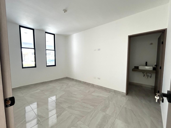 Casa en venta en Los Portales, Torreón — foto 3 de 24