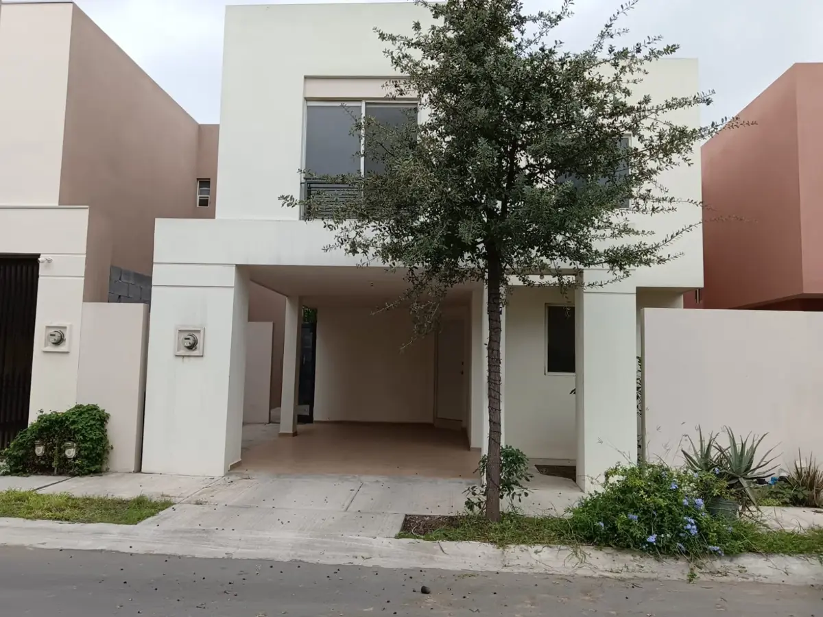 Casa en venta en Mitras Poniente, García — foto 1 de 20