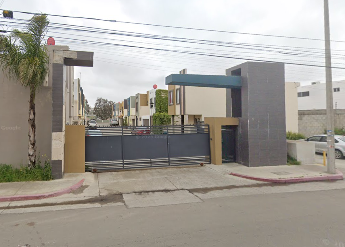 Casa en venta en El Rubi, Tijuana — foto 1 de 12