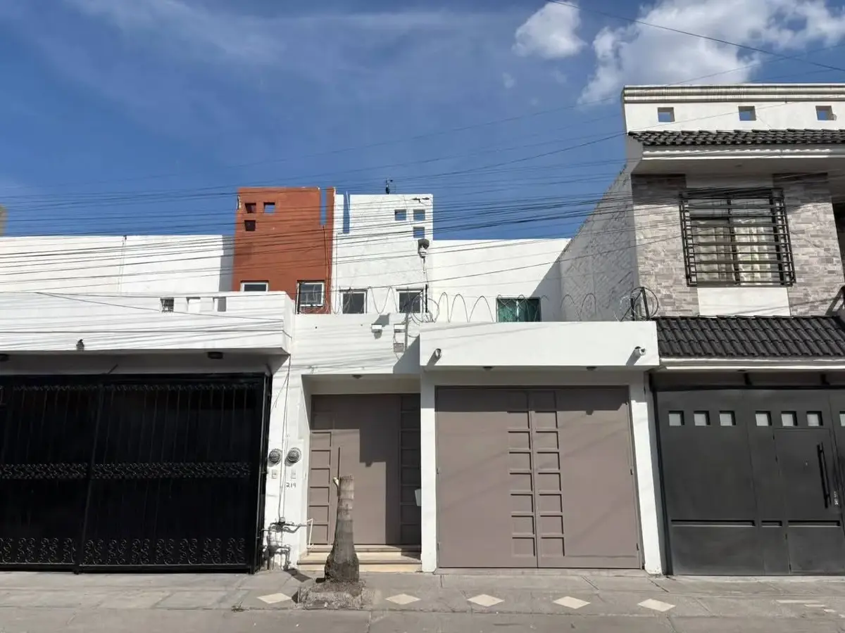 Casa en venta en Santo Domingo, León — foto 1 de 14