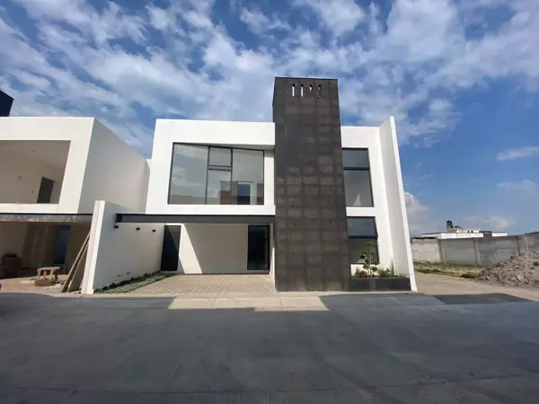 Última!! Residencia en Venta a Solo 10 Min de Galerias Metepec¡¡ con 3 Rec y Estacionamiento Techado — foto 1 de 29