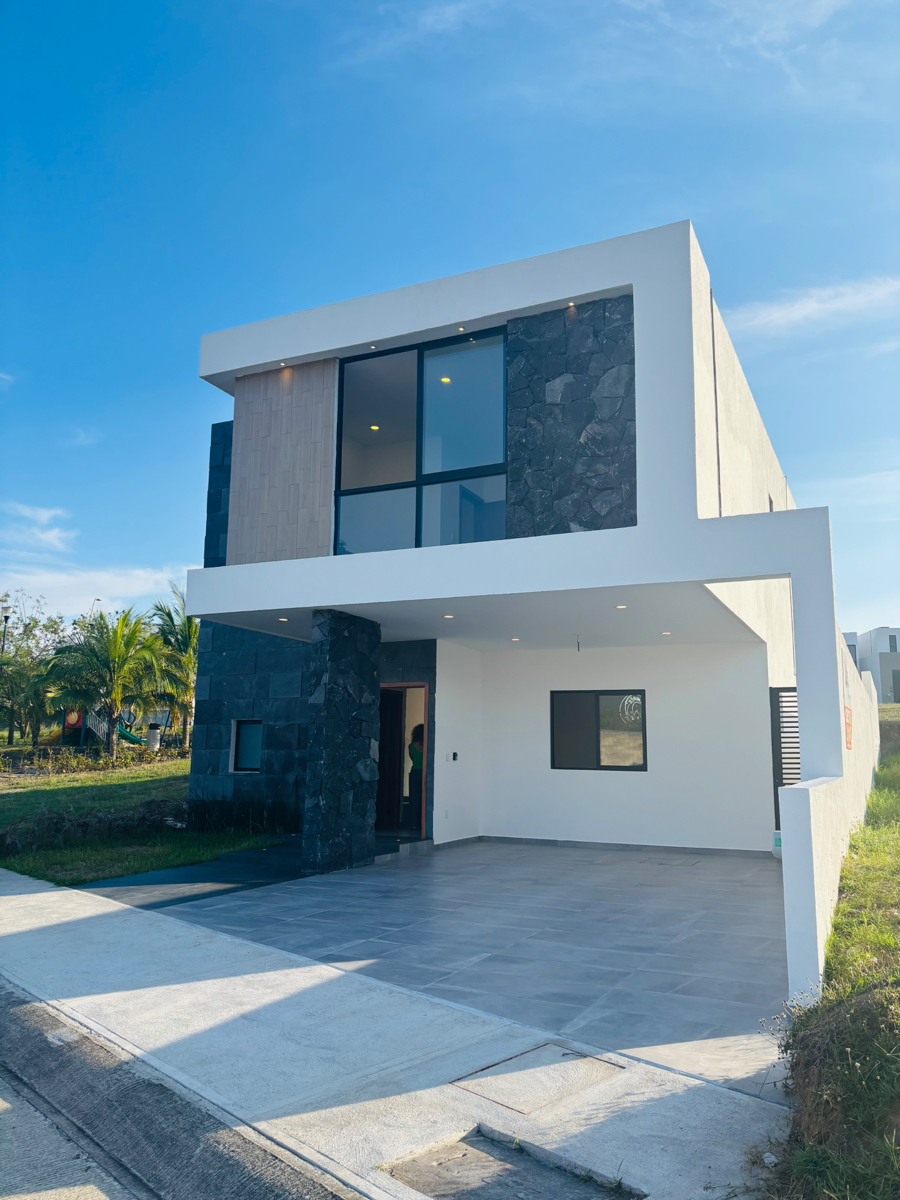 Casa en venta en Lomas del Dorado, Boca del Río — foto 1 de 17