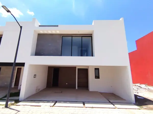 CASA EN VENTA CON 3 RECÁMARAS Y SALIDA A ROOF EN FRACCIONAMIENTO DETRÁS DE PLAZA SAN DIEGO CASA EN VENTA CON 3 RECÁMARAS Y SALIDA A ROOF EN FRACCIONAMIENTO DETRÁS DE PLAZA SAN DIEGO