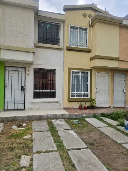 °°°°CASA  EN RENTA, CON AMPLIACIÓN Y  EN PRIVADA°°°°