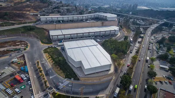 Nave Industrial en Renta en Tlalnepantla — foto 1 de 4