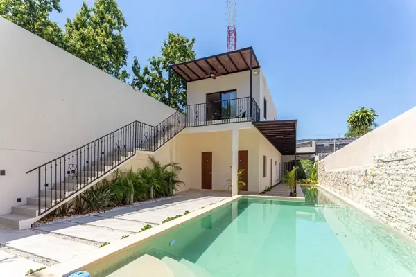 Casa en venta con amplios espacios en zona paseo de montejo merida