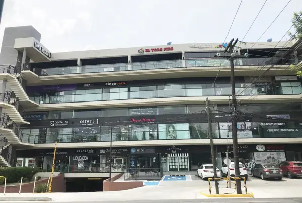 LOCAL EN VENTA EN PLAZA COMERCIAL ZONA MONTERREY SUR
