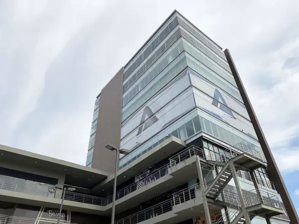 OFICINA COMERCIAL EN RENTA EN MIGUEL ALEMAN ZONA GUADALUPE