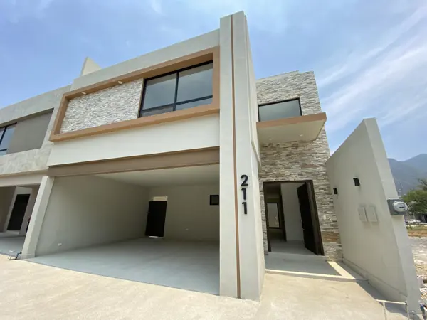 Casa en Venta las Esmeraldas Zona Carretera Nacional Monterrey