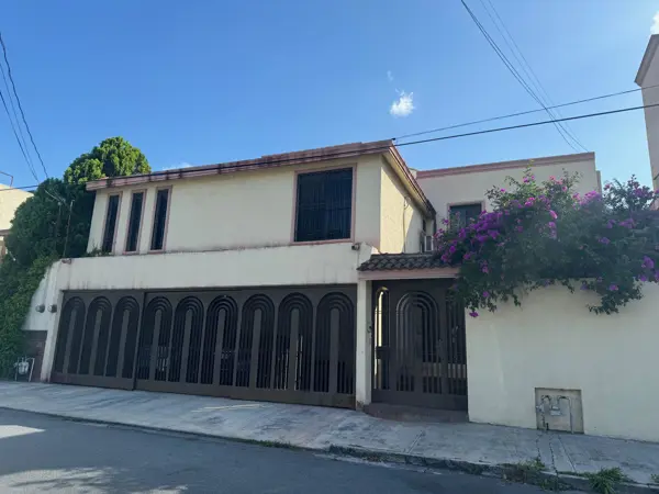 CASA EN VENTA COLONIA VISTA HERMOSA ZONA MONTERREY