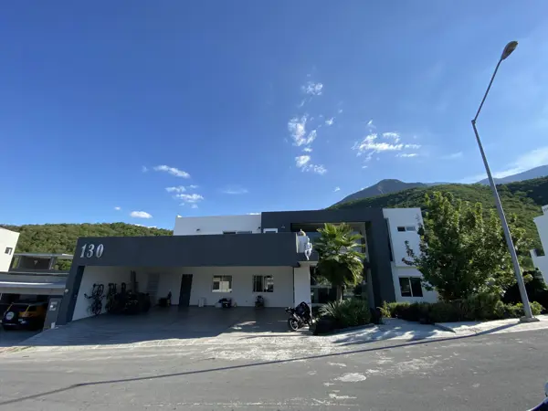 Casa en Venta Sierra Alta Zona Carretera Nacional Monterrey