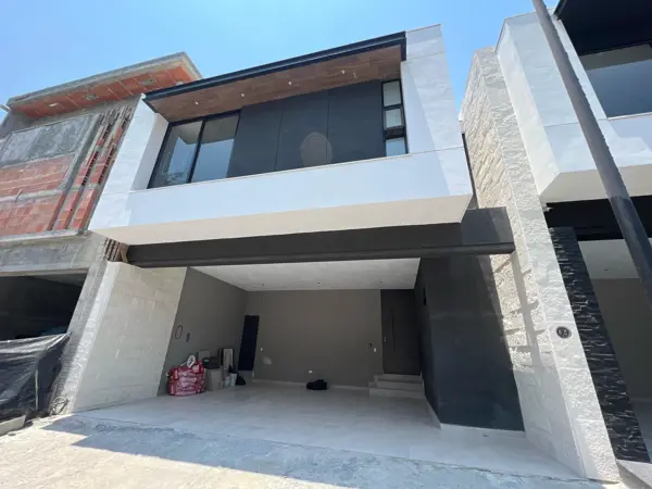 CASA EN VENTA BRISAS DEL VERGEL ZONA CARRETERA NACIONAL MONTERREY