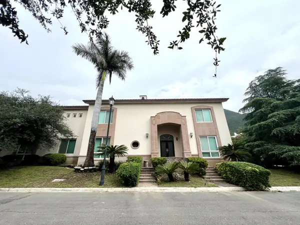 Casa en Venta Portal del Huajuco Zona Carretera Nacional Monterrey