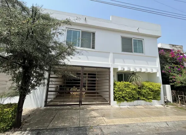CASA EN VENTA COLONIA VISTA HERMOSA ZONA MONTERREY
