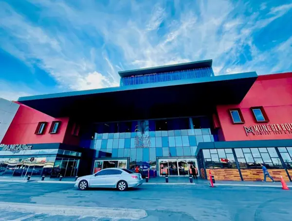 OFICINA COMERCIAL EN RENTA LOMAS DEL ROBLE ZONA SAN NICOLAS DE LOS GARZA
