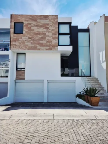 CASA EN VENTA EN ZONA PLATEADA
