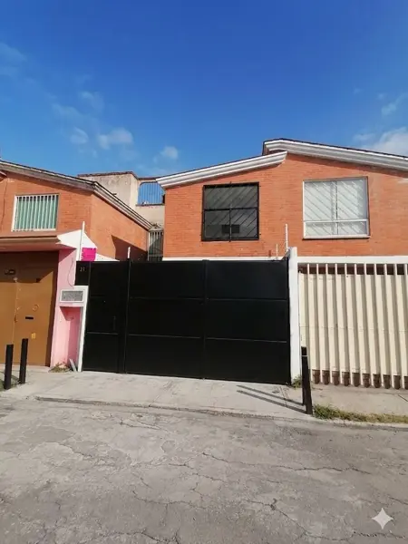 Casa en Venta..!! Excelente ubicación ** BOSQUES DEL PILAR **