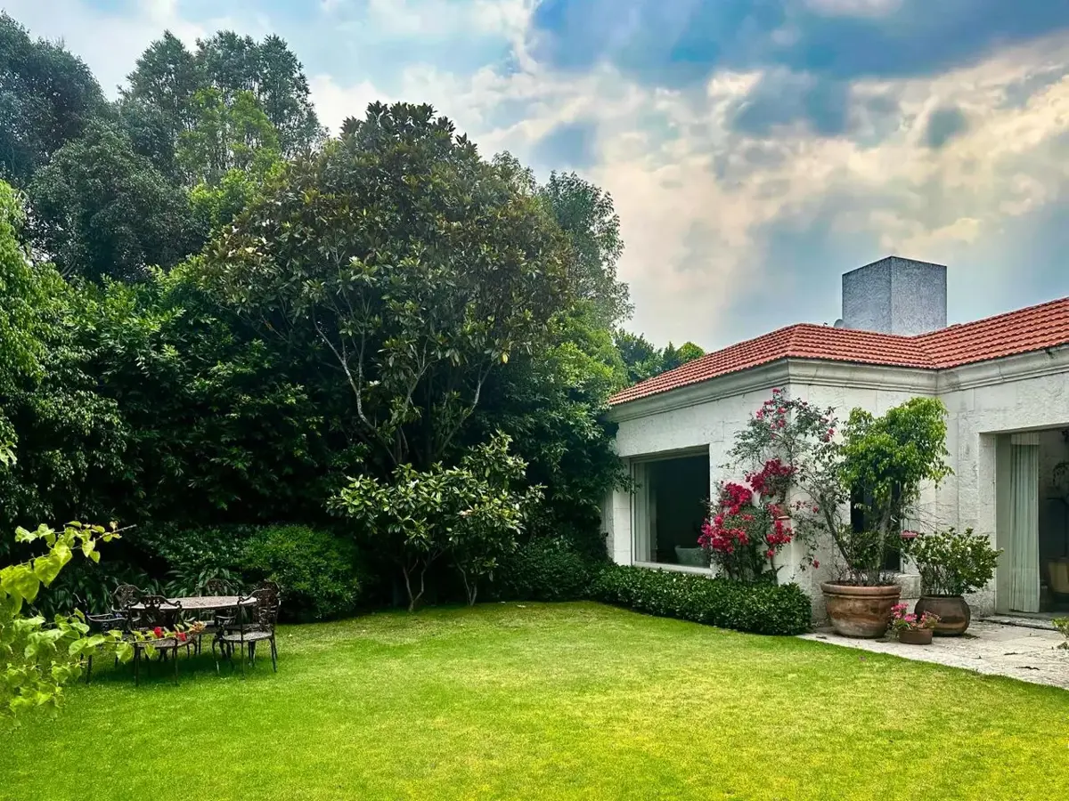 Casa en venta en Bosques de las Lomas, Cuajimalpa de Morelos — foto 1 de 30