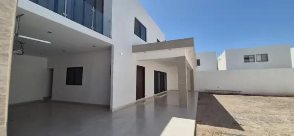 Casa en venta en Villas del Renacimiento, Torreón — foto 2 de 47