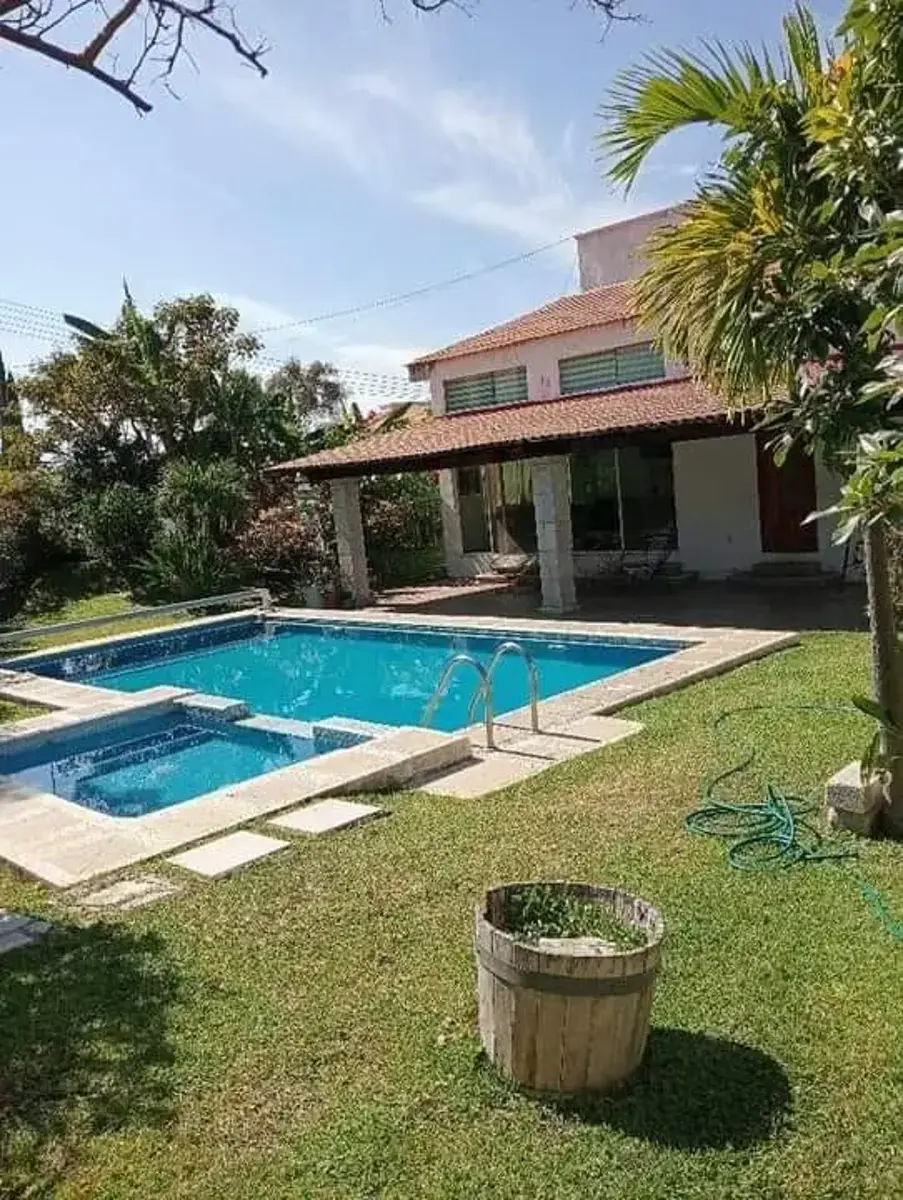 Casa en venta en Lomas de Cocoyoc, Atlatlahucan — foto 1 de 12
