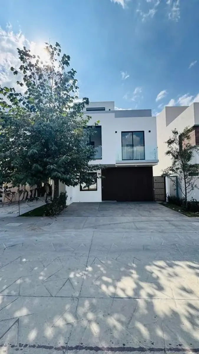 Casa en venta en Bosques Vallarta, Zapopan — foto 1 de 16
