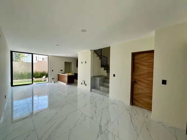 Casa en venta en Madeiras, Zapopan — foto 3 de 8