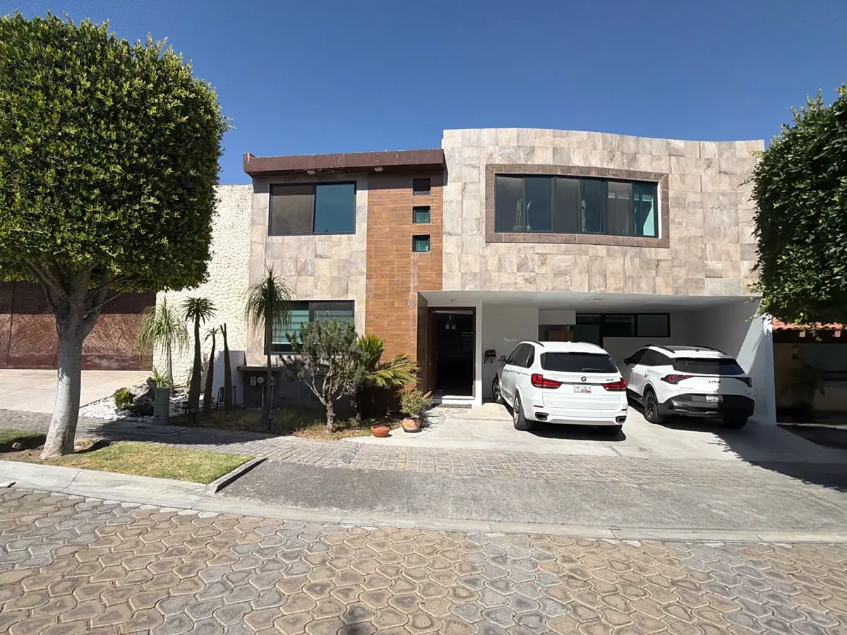 Casa en venta en Lomas de Angelópolis, San Andrés Cholula — foto 1 de 23