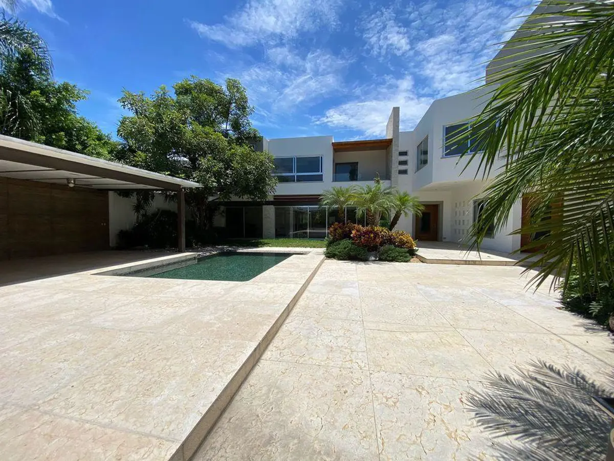 Casa en venta en Las Quintas, Cuernavaca — foto 1 de 9
