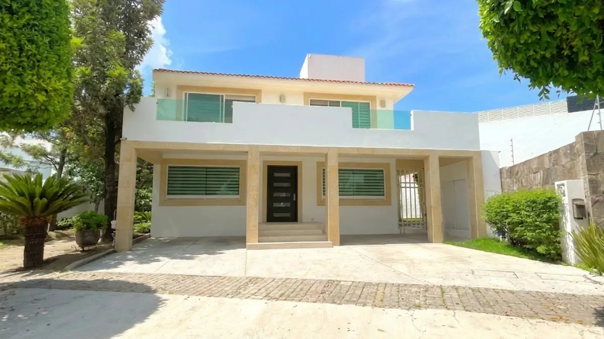 Casa en renta en Lomas de Angelópolis II, San Andrés Cholula — foto 1 de 37
