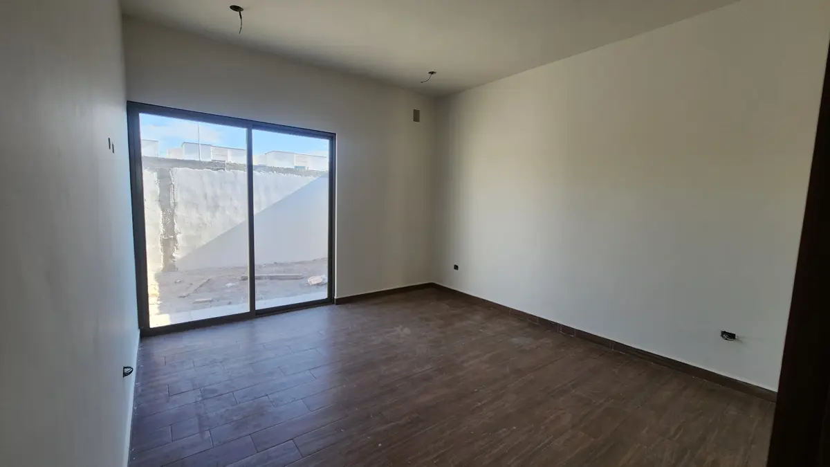 Vista 5 de Casa en Venta en Viñedos con Recámara en Planta Baja