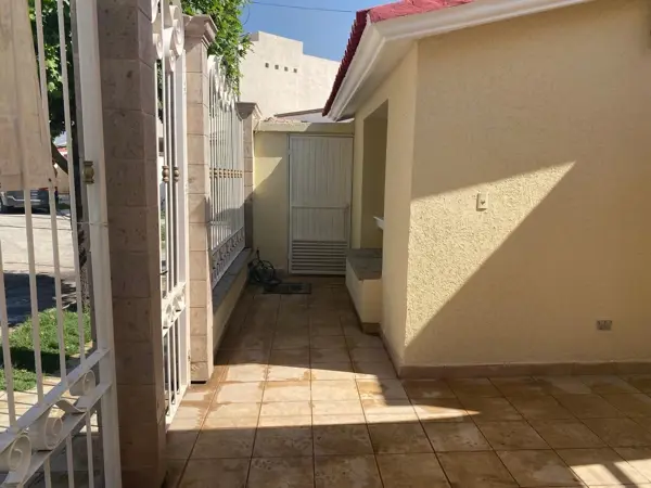 Casa en venta en Villas de la Ibero, Torreón — foto 3 de 27