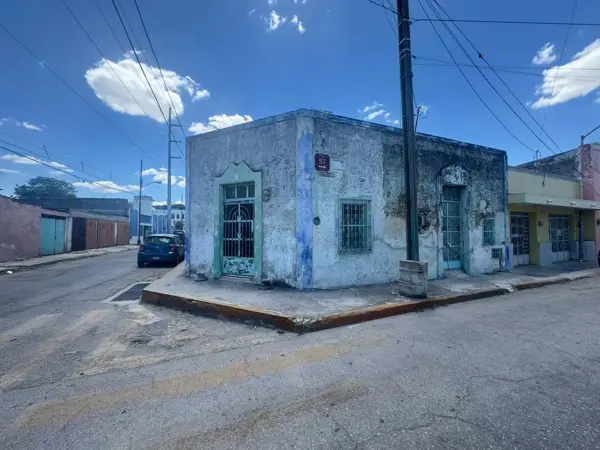 Venta Casa Jarrones en esquina Mérida Centro