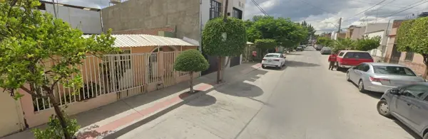 Casa en venta en La Carmona, León — foto 3 de 8