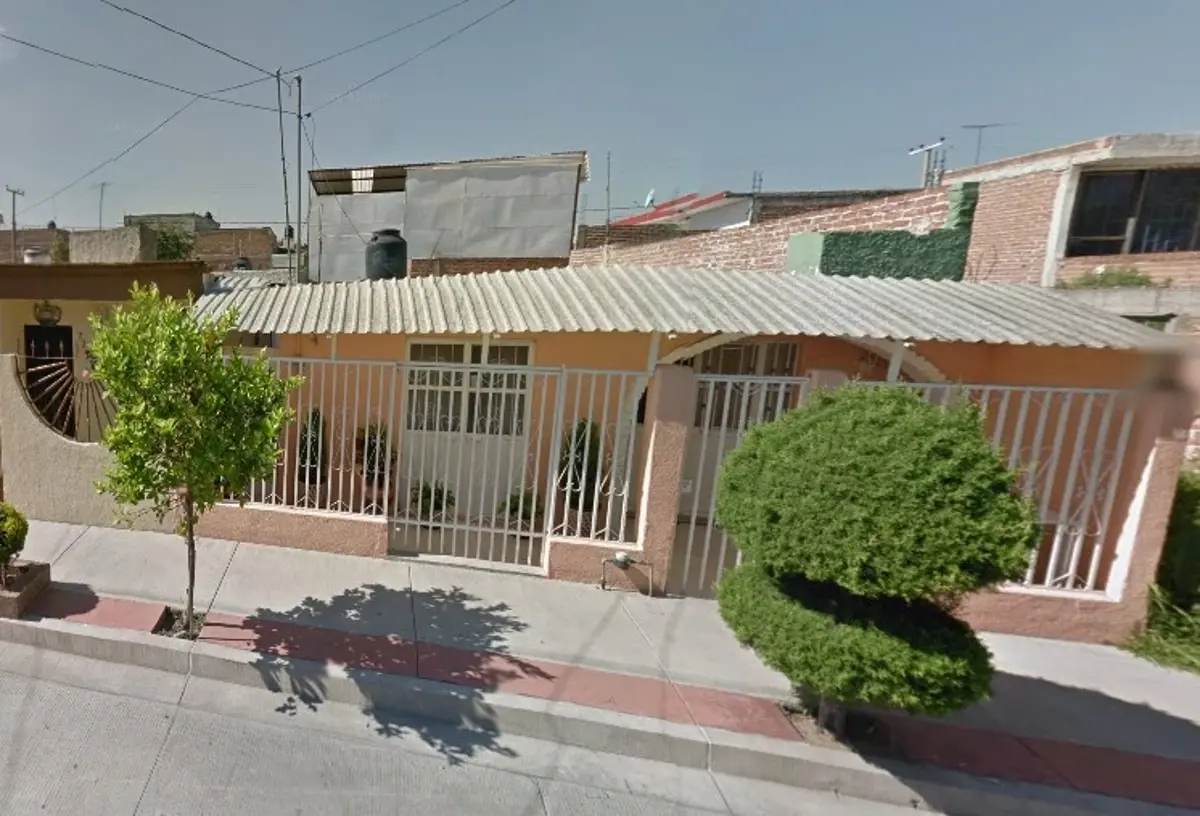 Casa en venta en La Carmona, León — foto 1 de 8