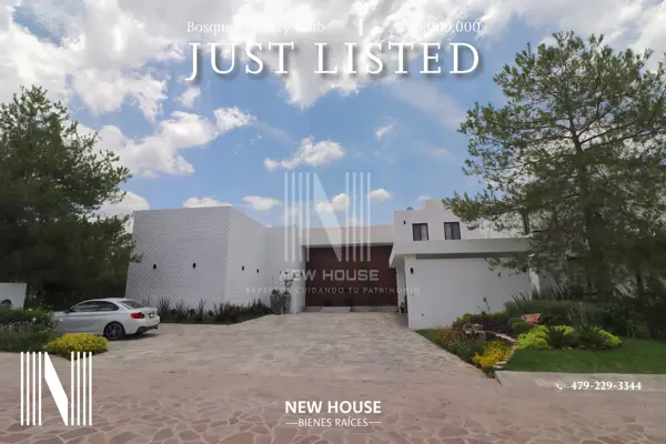 Residencia de una Planta en El Bosque Country Club con Alberca y Cine