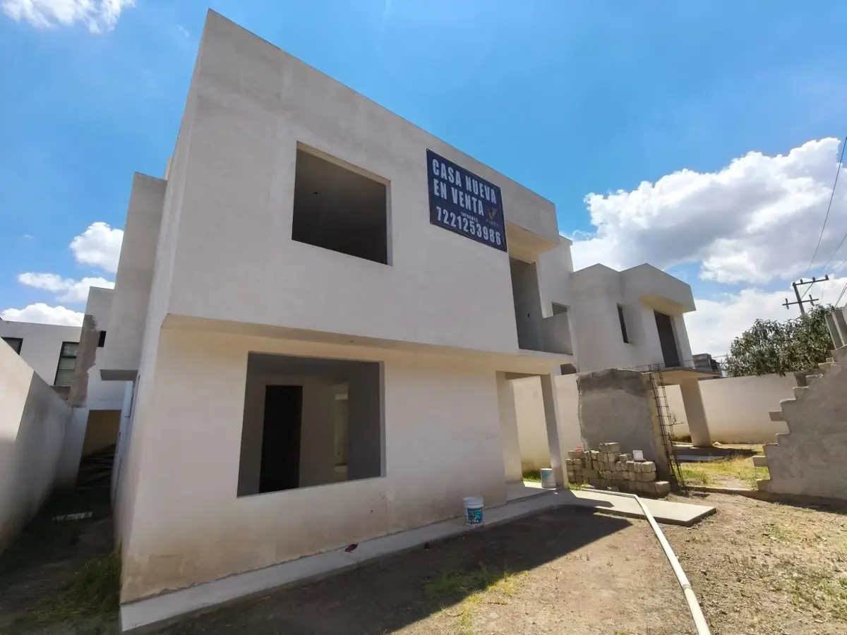 Casa en venta en Cacalomacán Centro, Toluca — foto 1 de 11