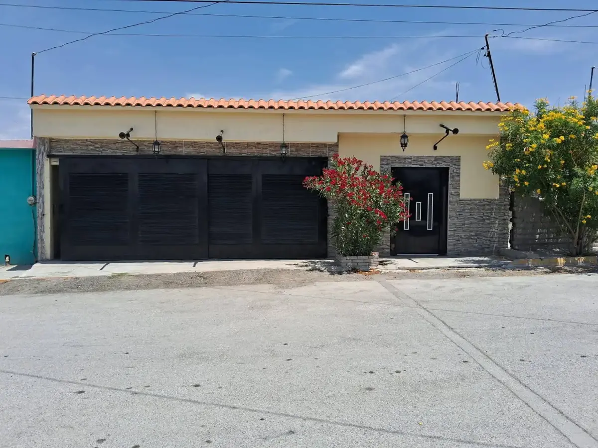 Casa en venta en Emiliano Zapata, Parras — foto 1 de 8