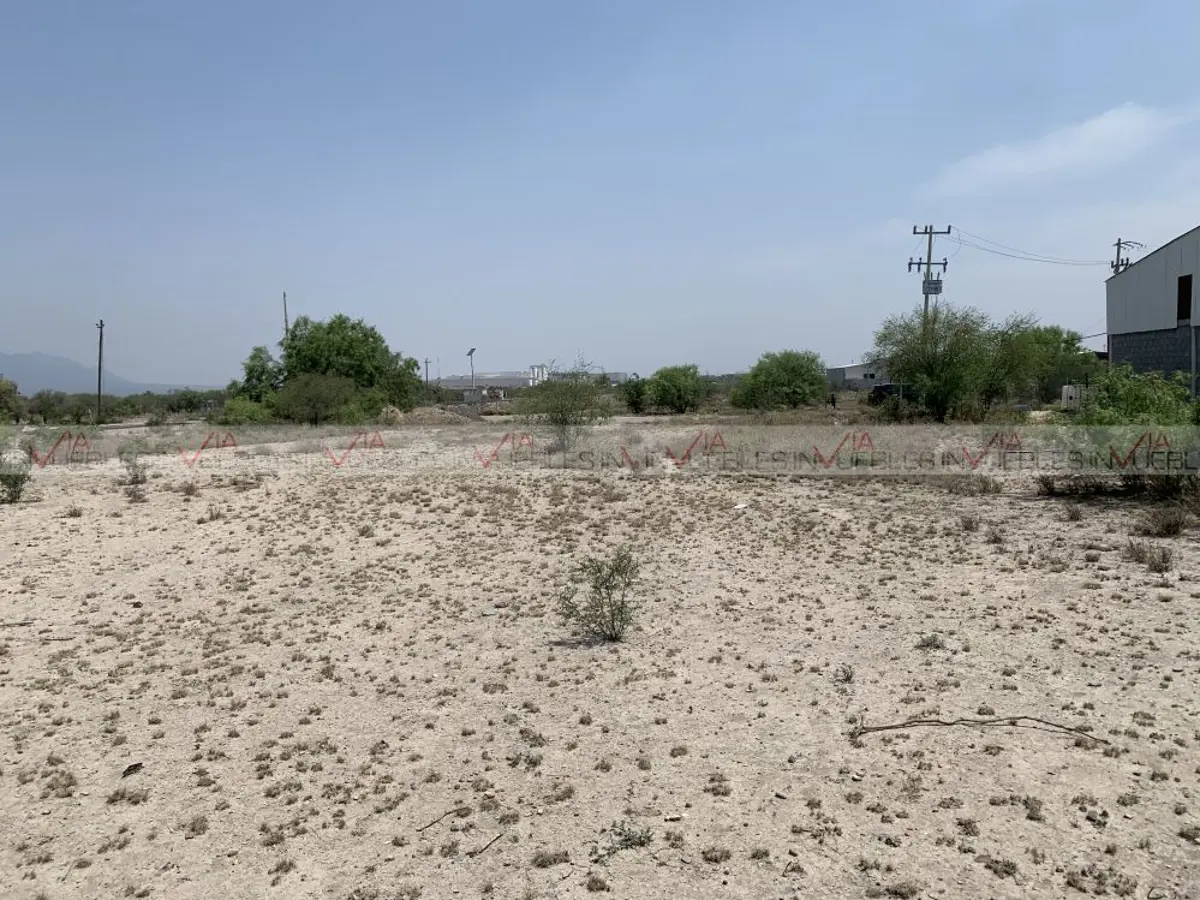 Terreno en venta en El Coyote, Salinas Victoria — foto 1 de 9