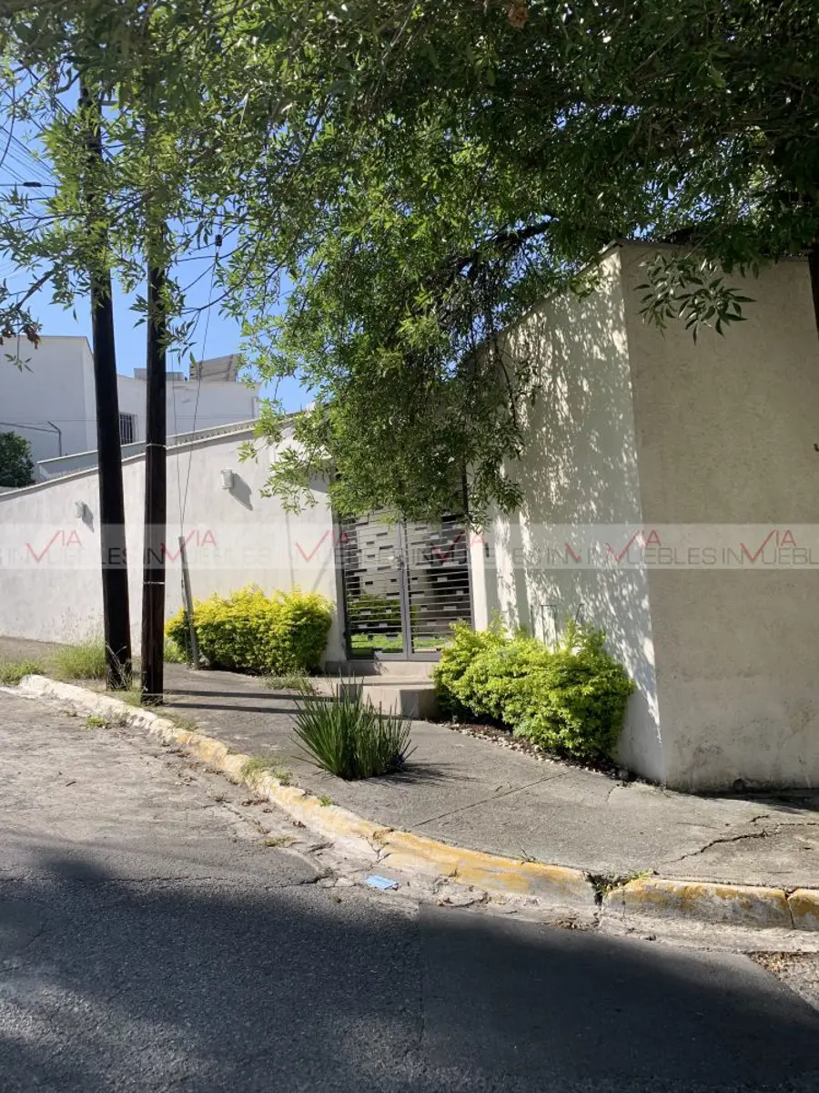 Casa en venta en Colinas de la Sierra Madre, San Pedro Garza García — foto 1 de 35