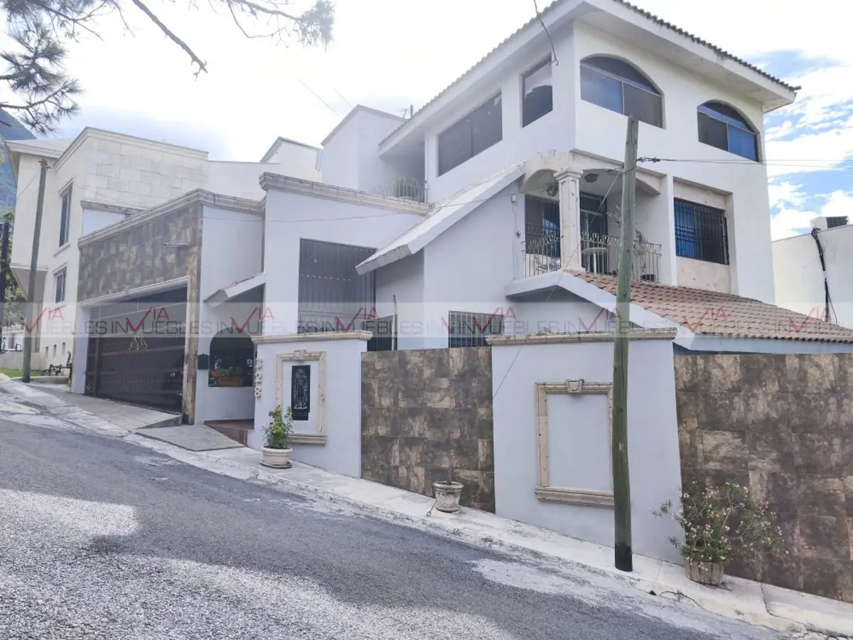 Casa en venta en Colonial La Sierra, San Pedro Garza García — foto 1 de 38